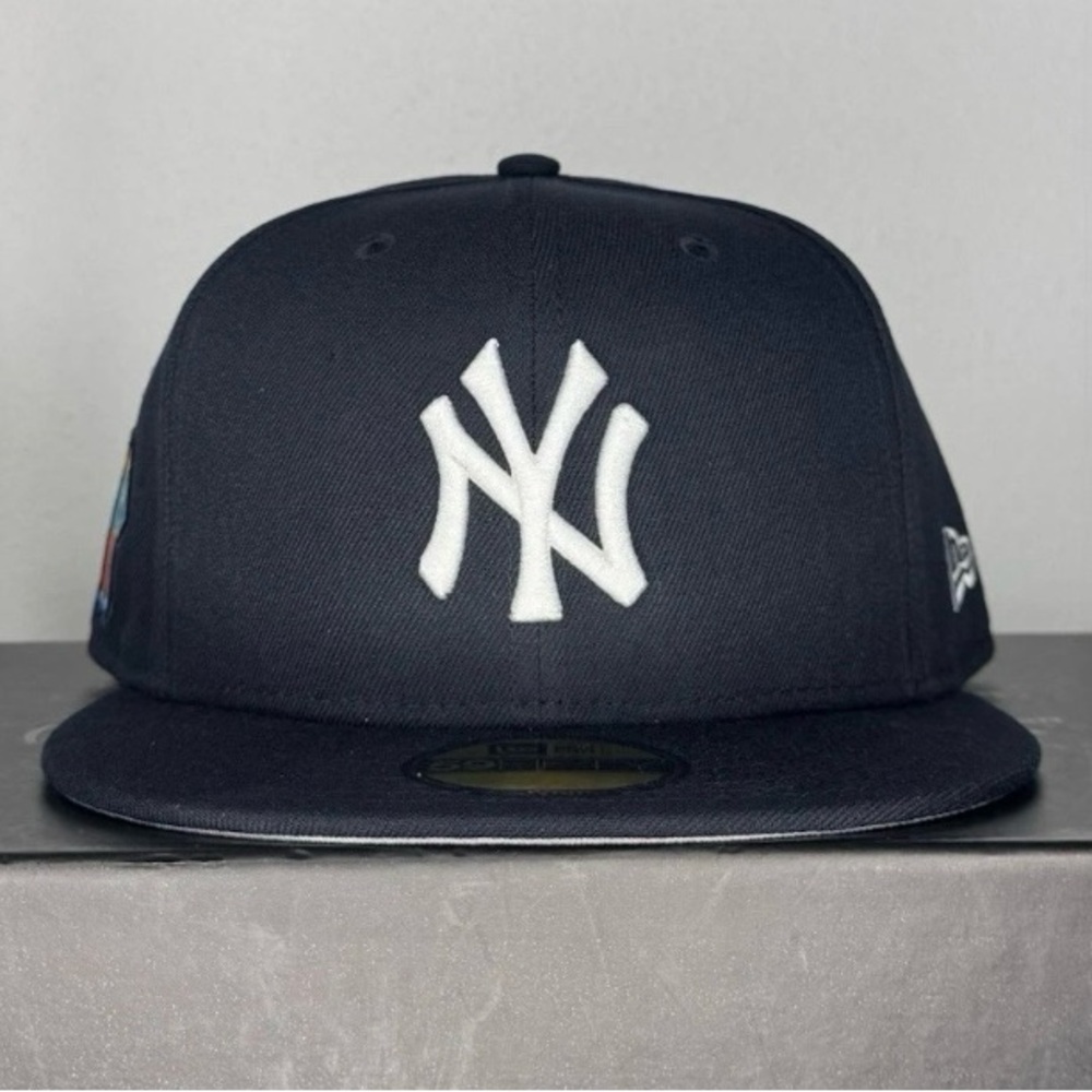 Yankee’s Size 8- New Era 59Fifty (5950) x Bad Bunny x FRSH Company ‘Nuevayol’ 🔥 - Picture 2 of 7